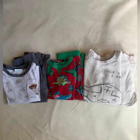 Bundle of boy pajamas gap,Uniqlo and wondershop - Picture 1 of 16